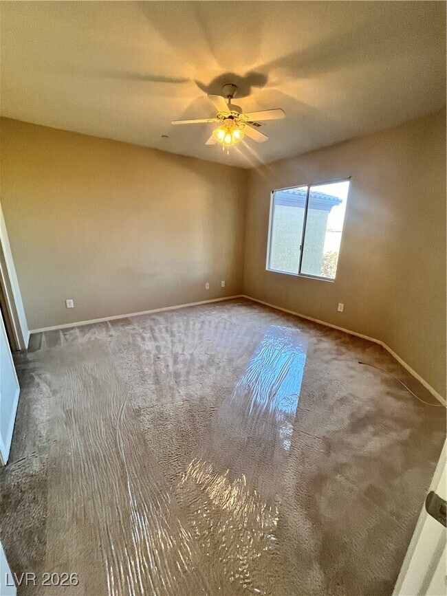 Building Photo - 6868 Sky Pointe Dr