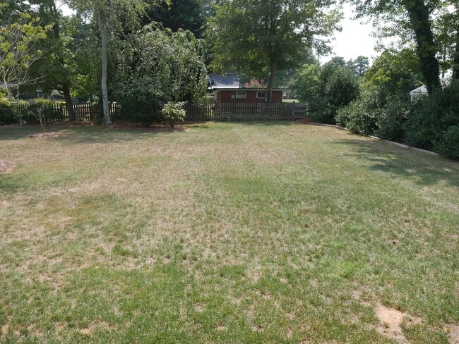 Building Photo - 835 Garner St