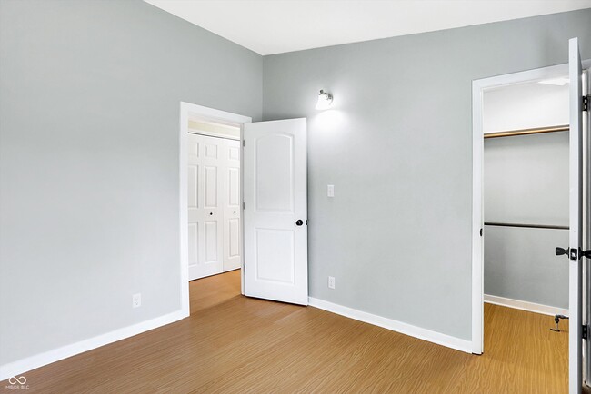 Building Photo - 131 Belaire Dr