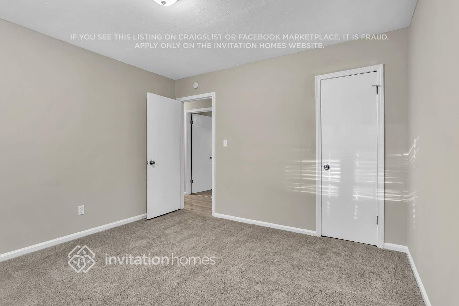 Building Photo - 4891 Lehigh Dr