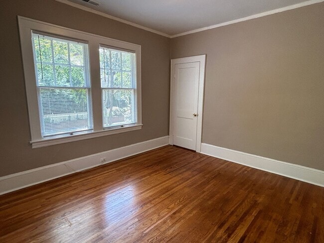 Building Photo - Adorable One Bedroom Apartment in Dilworth!