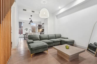 Building Photo - 12 Agate Ct