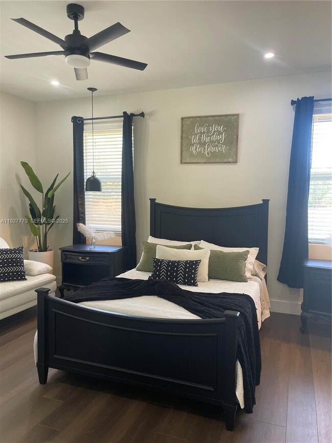 Building Photo - 675 N Romero St