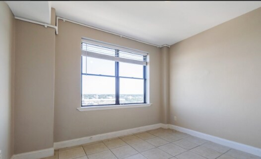 Building Photo - 311 W Ashley St