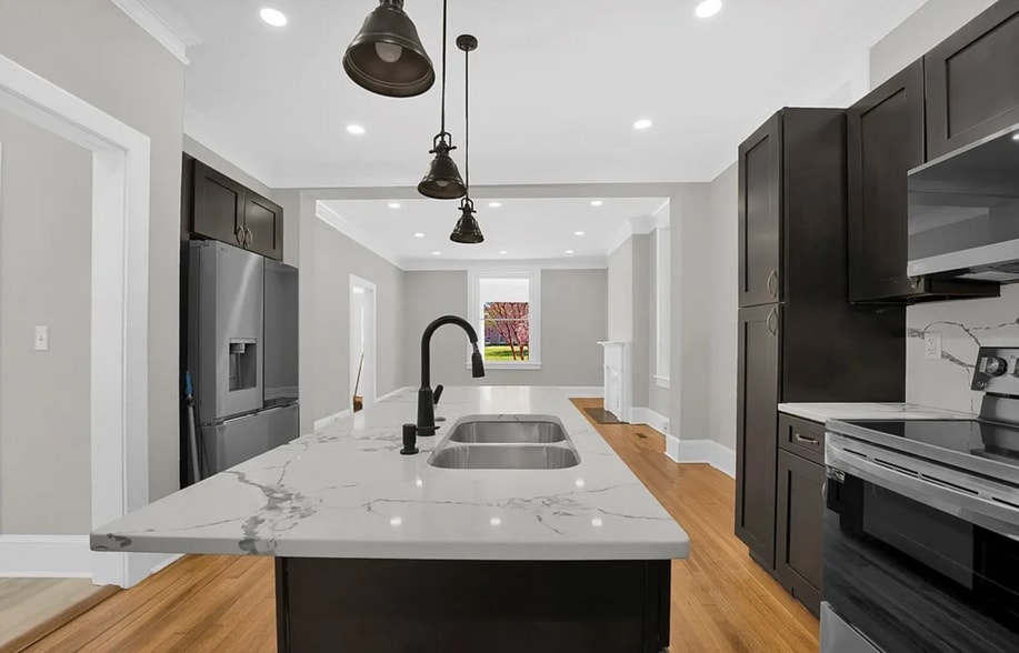 Building Photo - 507 W Washington St