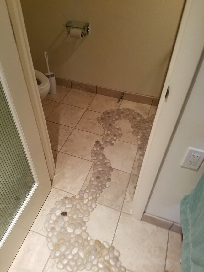 Building Photo - WINTER SPECIAL: Beautiful Hidden Gem Moder...