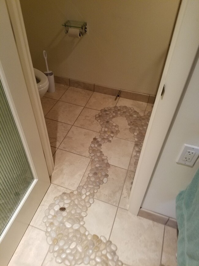 Building Photo - WINTER SPECIAL: Beautiful Hidden Gem Modern Custom Home in Great Salem Neighborhood!