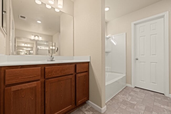 Building Photo - 461 Ashwick Loop