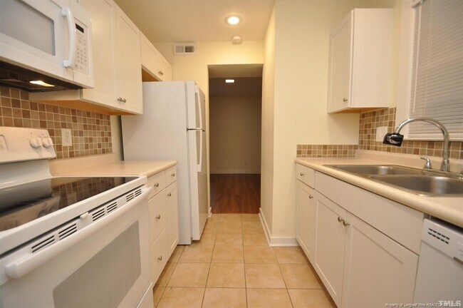 Building Photo - 100 Carmichael Ct