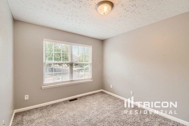 Building Photo - 3055 W Green Loop