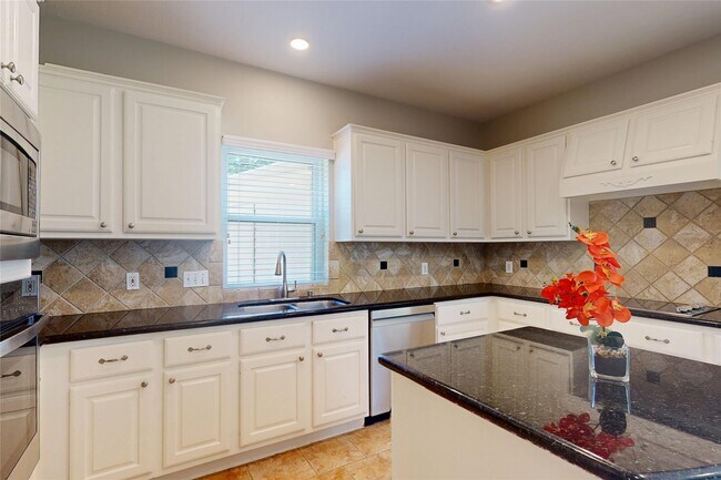 Building Photo - 23027 Lodgepoint Dr
