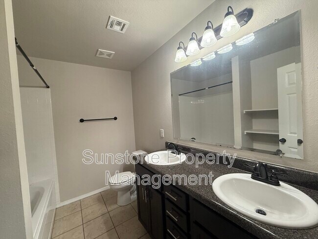 Building Photo - 14695 S Toledo Pl