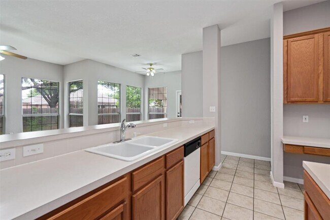 Building Photo - 901 Cashew Ln