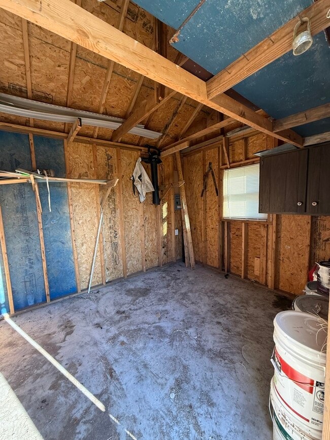 Building Photo - 4 Dresser Ave