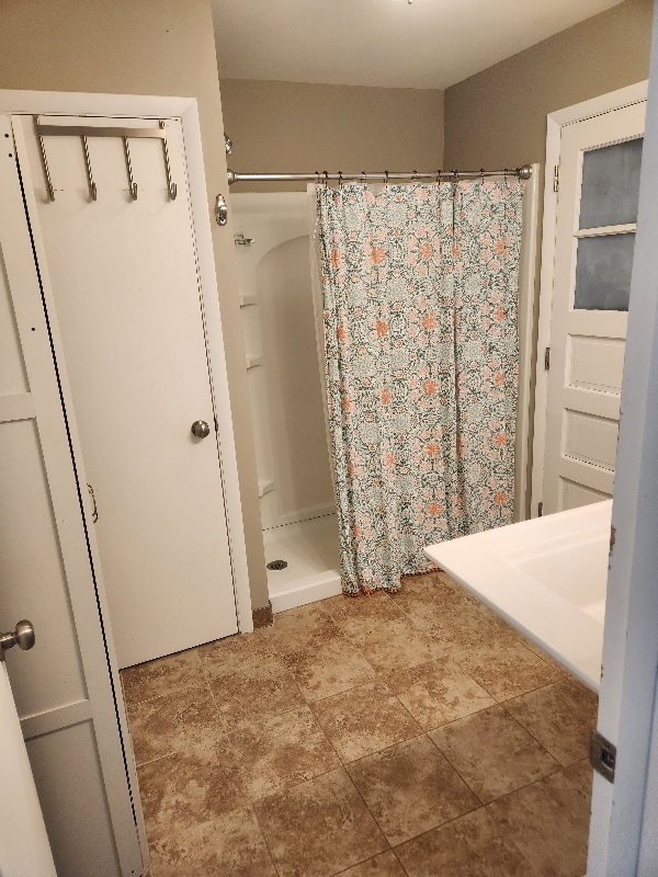 Building Photo - 1400 Woodlawn Beach