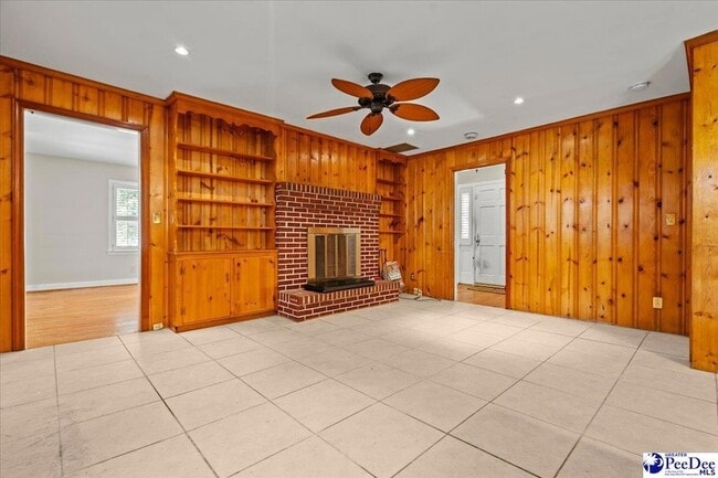 Building Photo - 726 Wisteria Dr