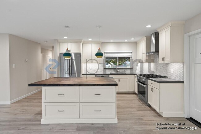 Building Photo - 692 Pomeroy Ave