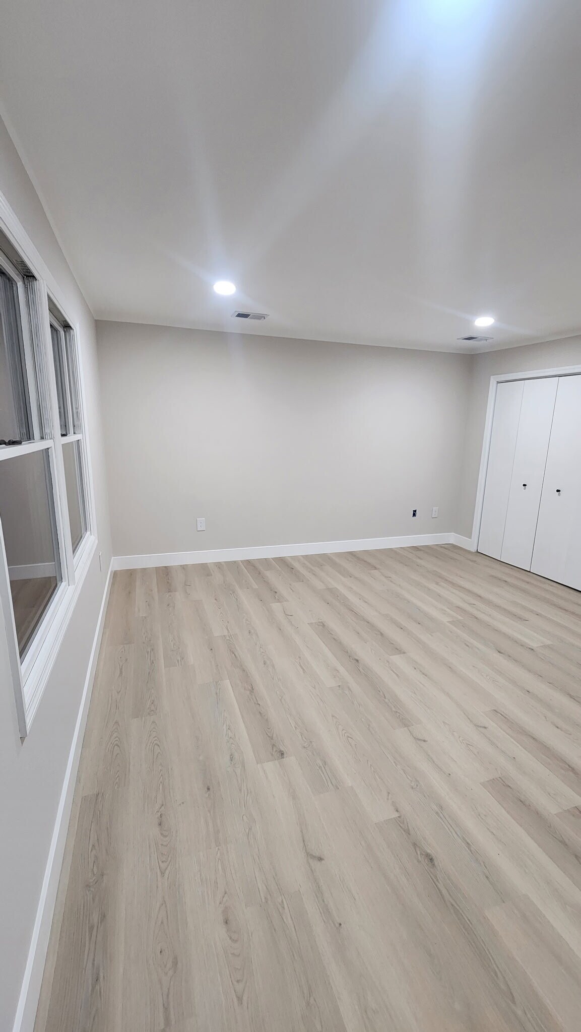 Building Photo - 731 Lake Ave