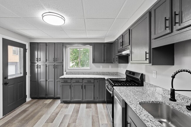 Primary Photo - Gorgeous 3 bedroom home in Homestead avail...