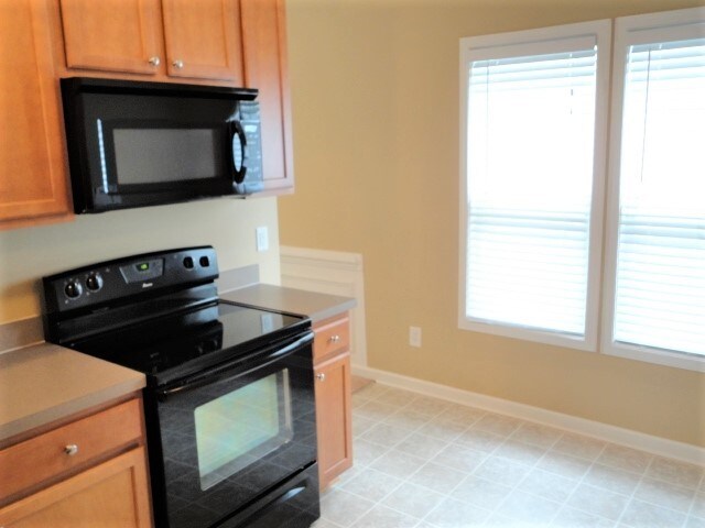 Building Photo - 3955 Patriot Ridge Court