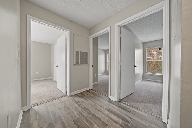 Building Photo - 2431 Hill St