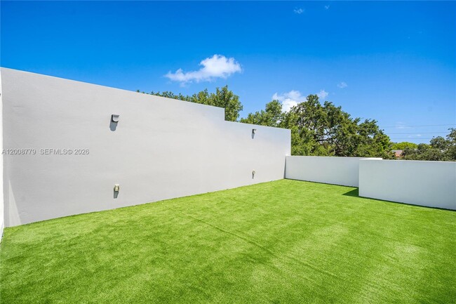 Building Photo - 1241 SW 23rd St