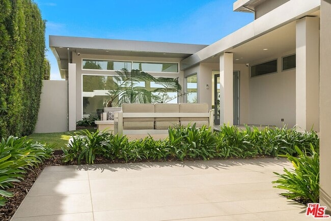 Building Photo - 2189 Summitridge Dr