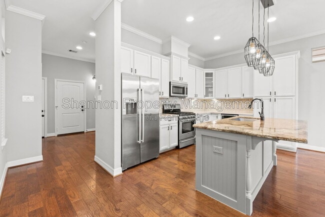 Building Photo - 5936 Kiam St