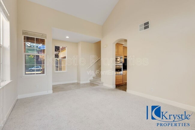 Building Photo - 6335 Newhaven Ln