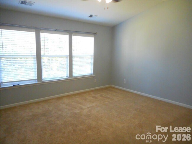 Building Photo - 9205 Bellegarde Dr