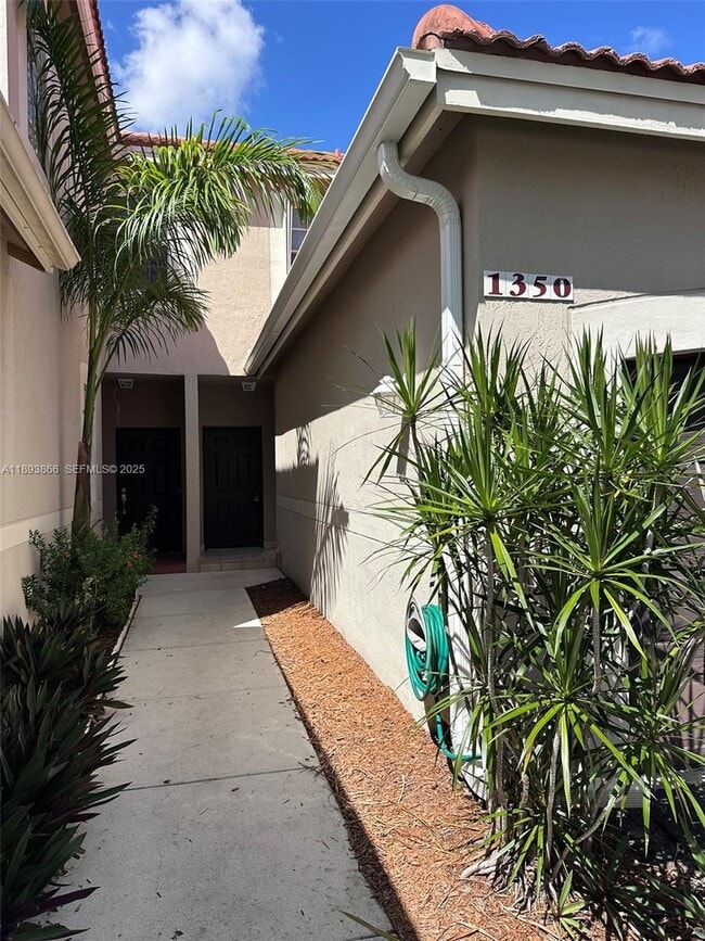 Building Photo - 1350 Sorrento Dr