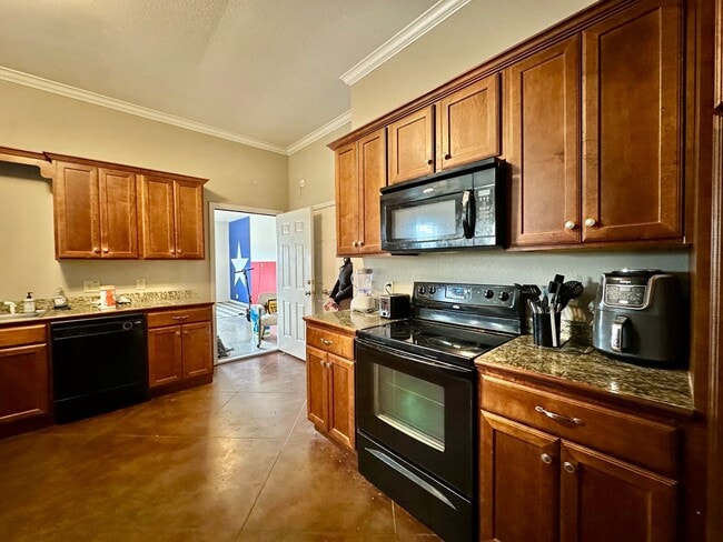 Building Photo - Spacious 4BR/3BA Baylor Bubble Home Minutes from Campus!