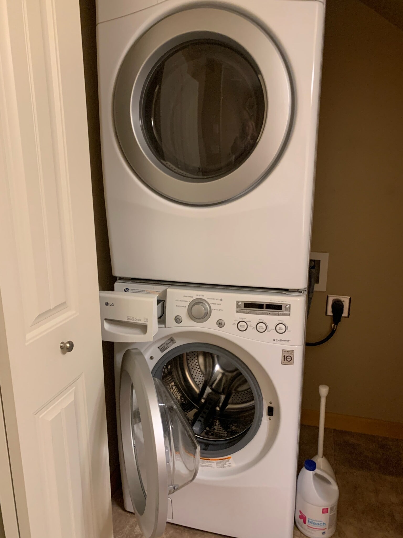 Building Photo - 2676 Overlook Blvd