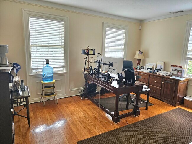 Building Photo - 3210 N Ocoee St