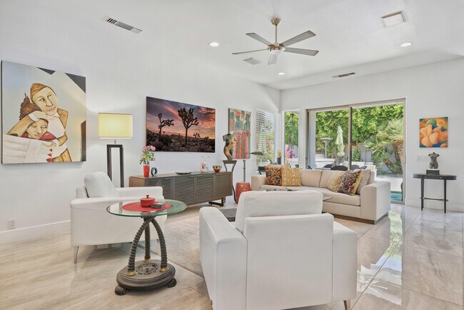 Building Photo - 4 Mesquite Ridge Ln