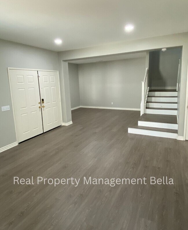 Building Photo - 25249 Silverwood Ln