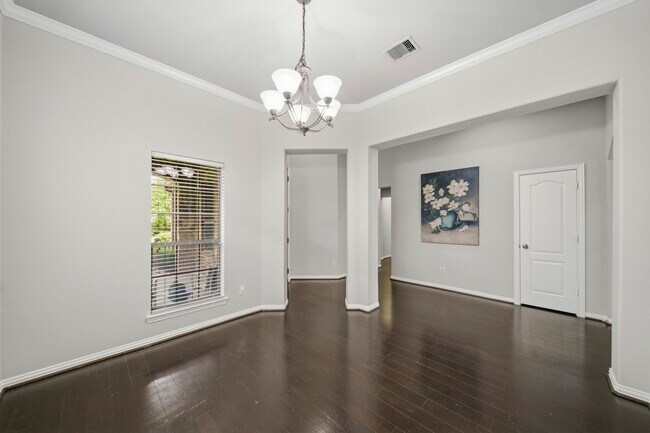 Building Photo - 2206 Ascot Ln