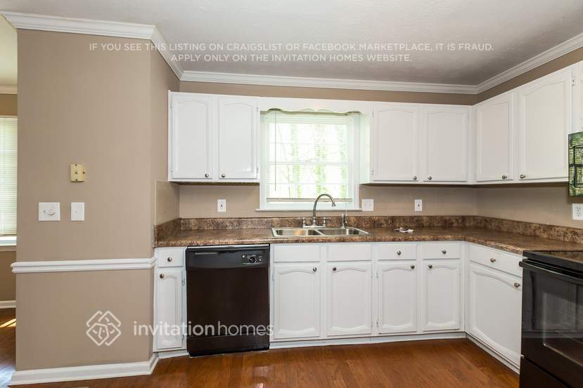 Building Photo - 4904 Shallow Creek Trail NE