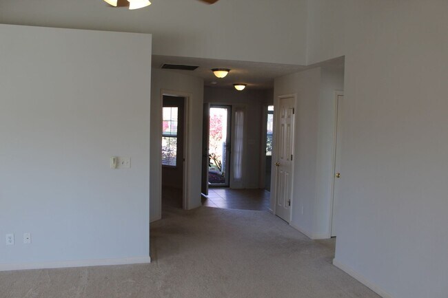 Building Photo - Beautiful Ranch Home in Brownsburg!