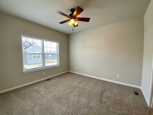 Building Photo - 3016 NW Northwood Ln