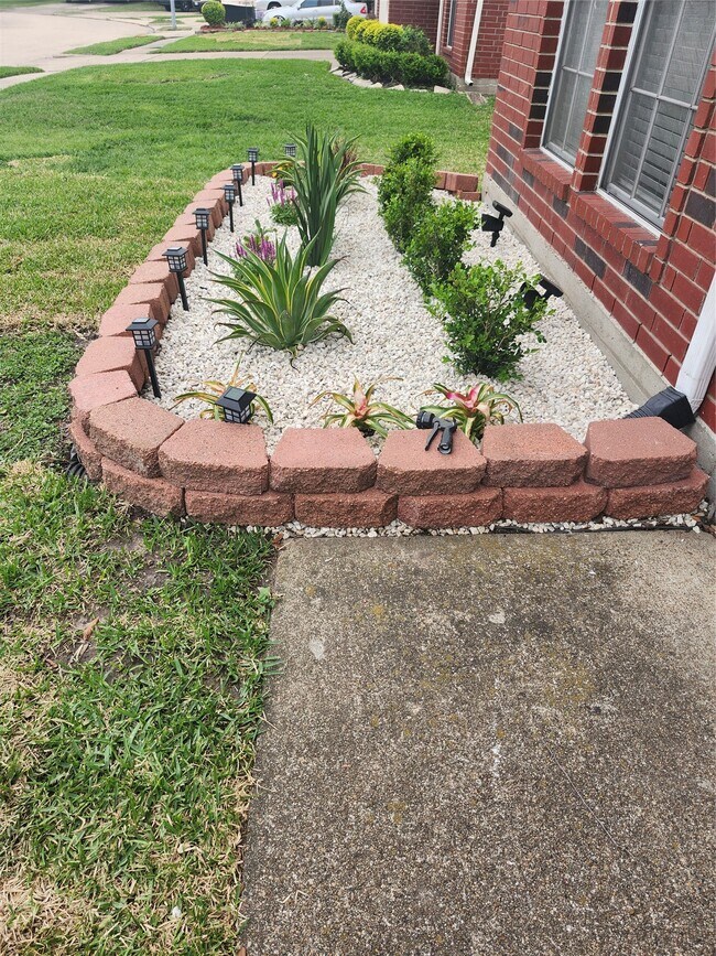 Building Photo - 8974 N Deer Meadow Dr