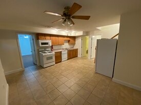 Building Photo - 90 6th St