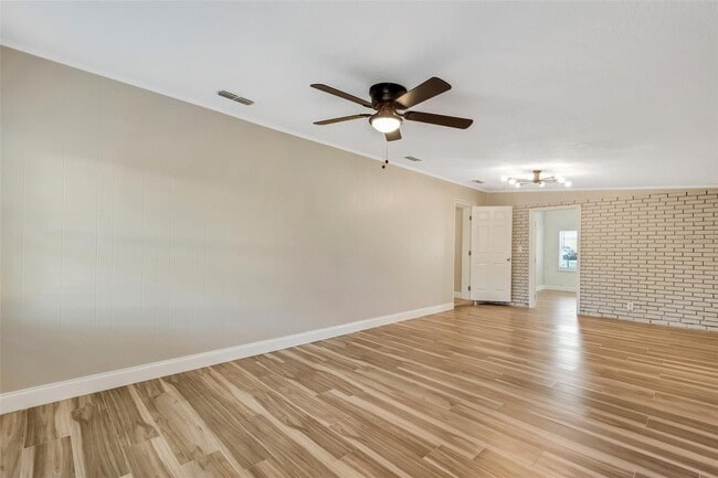 Building Photo - 1824 Roanoke Ave