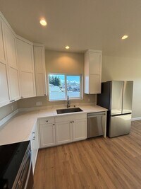 Building Photo - 1319 Miller Dr