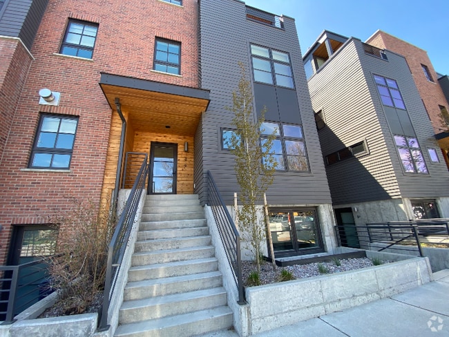 Building Photo - 8 E Beall St