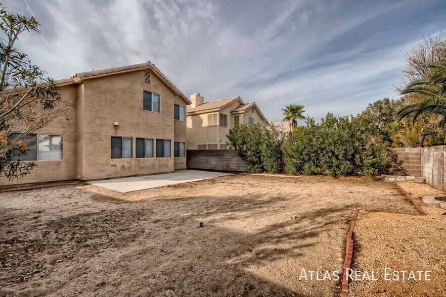 Building Photo - 4420 Vincente Ln