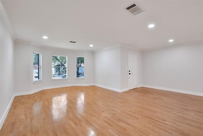 Building Photo - 10903 Claywood Dr