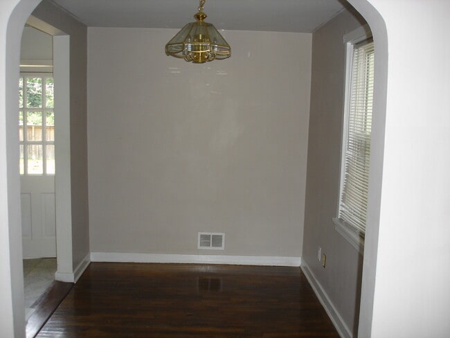 Building Photo - 5217 Forest Hill Ave