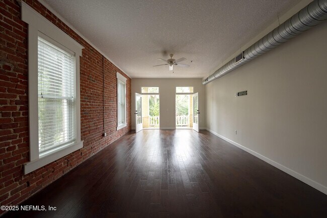 Building Photo - 115 W 2nd St