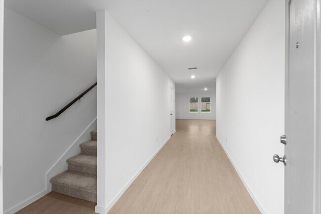 Building Photo - 25373 Carnation Ct